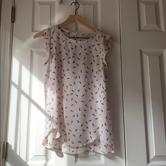 LOFT Tops - LOFT Sleeveless patterned blouse